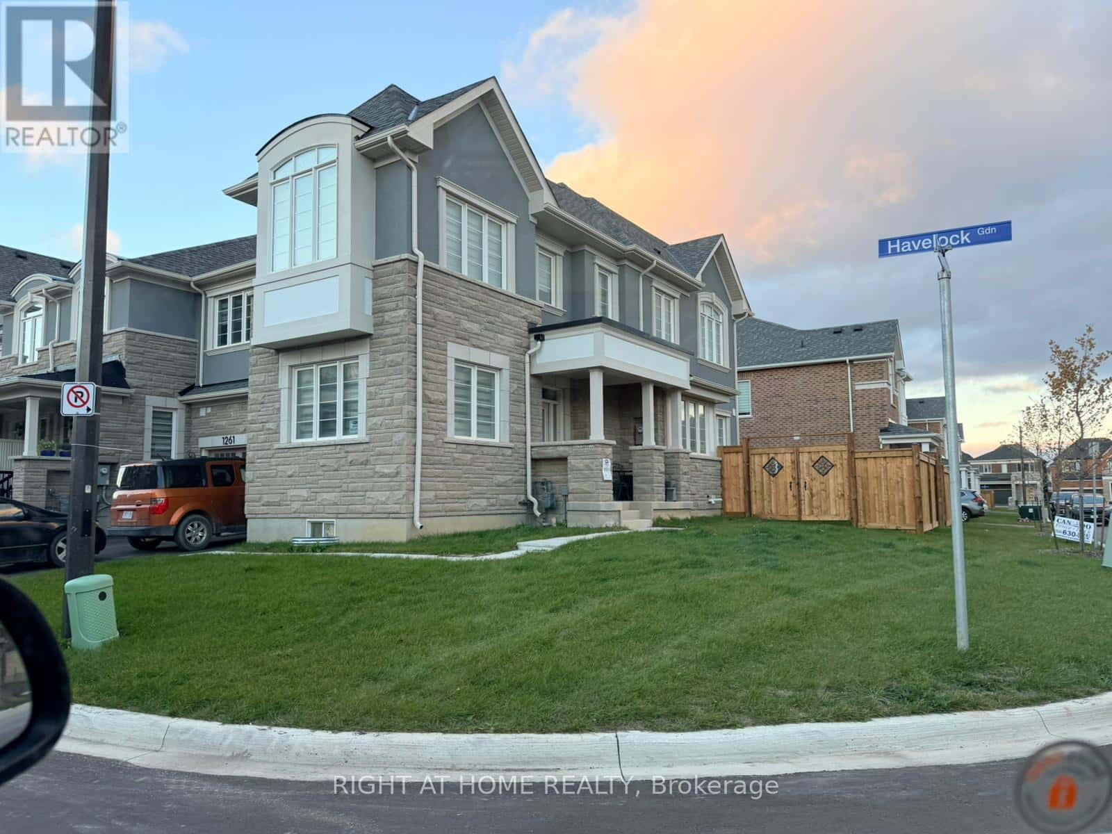 1263 Havelock Gardens