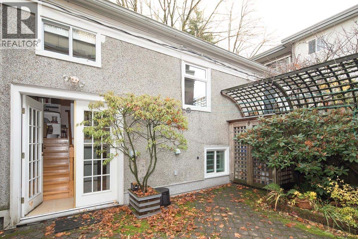 2305 W 3RD AVENUE — Vancouver, British Columbia - Photo 5 of 34