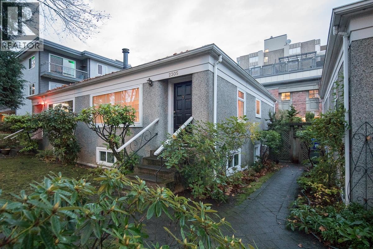 2305 W 3RD AVENUE — Vancouver, British Columbia - Main photo