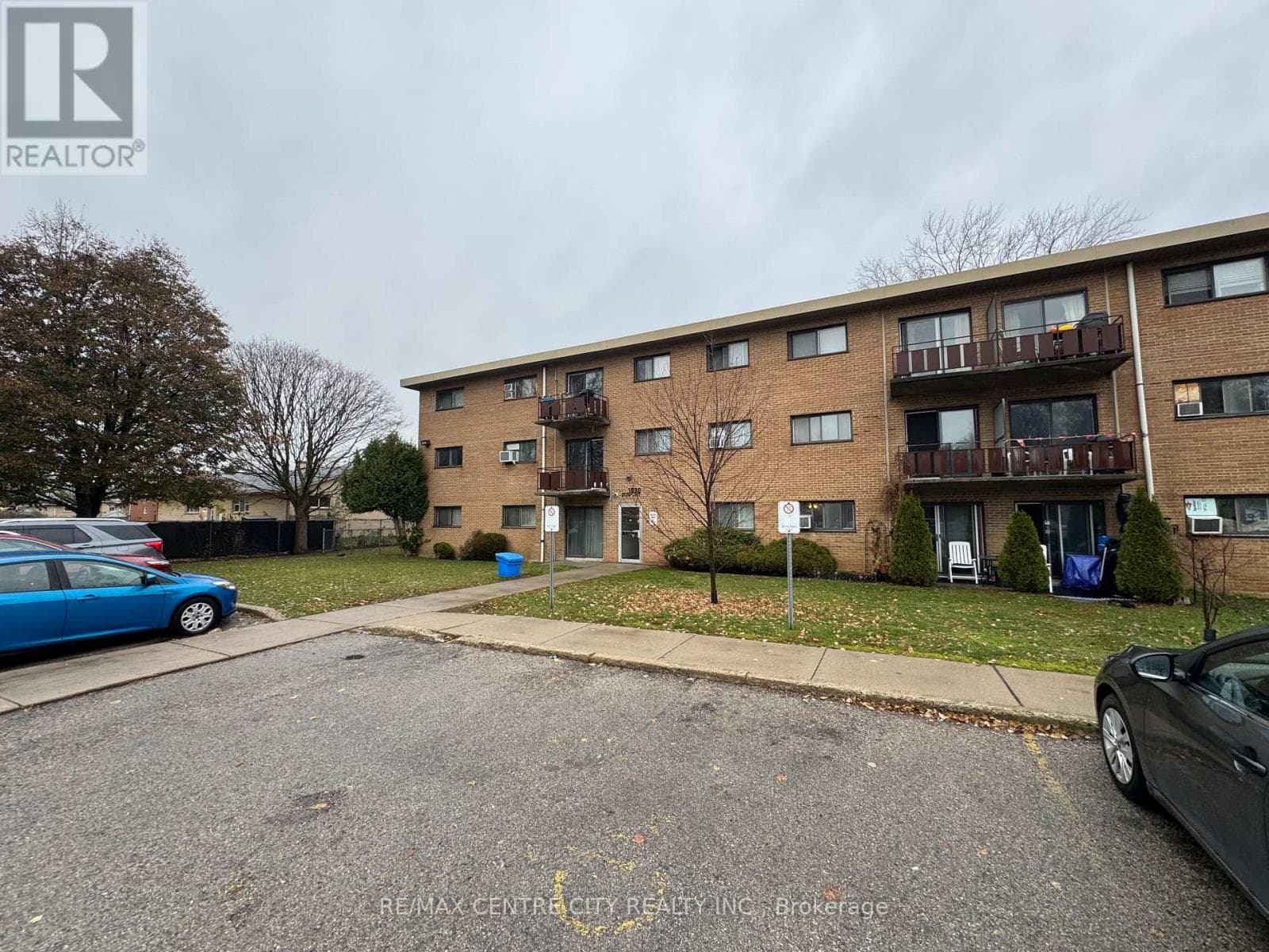206 - 1830 DUMONT STREET — London East (East H), Ontario - Main photo