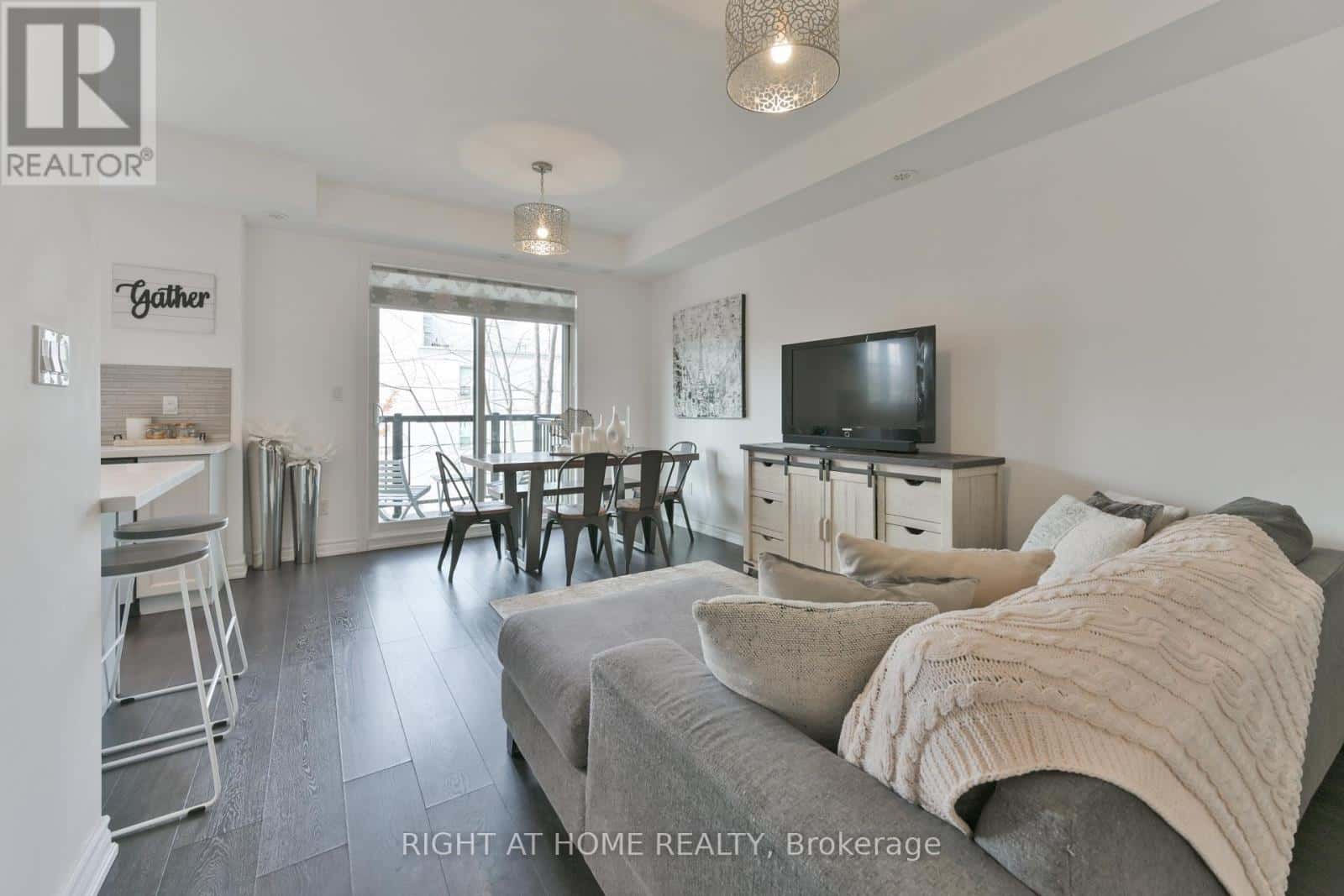 423 - 201 PINE GROVE ROAD — Vaughan (Islington Woods), Ontario - Photo 3 of 7