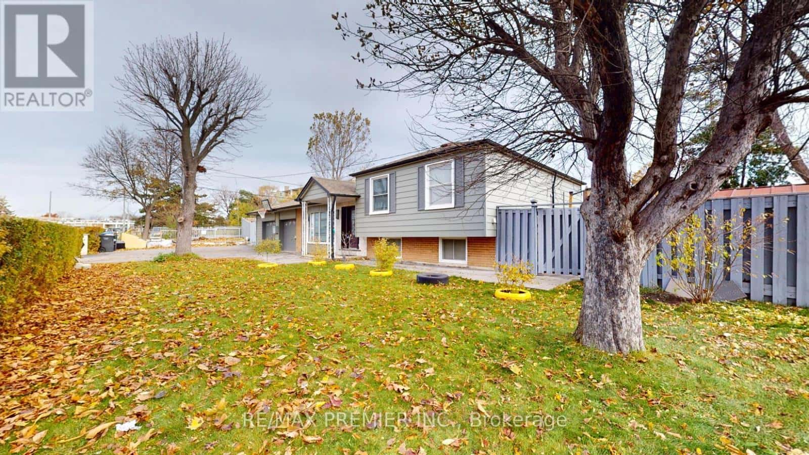 425 BALMORAL DRIVE — Brampton (Avondale), Ontario - Photo 4 of 36