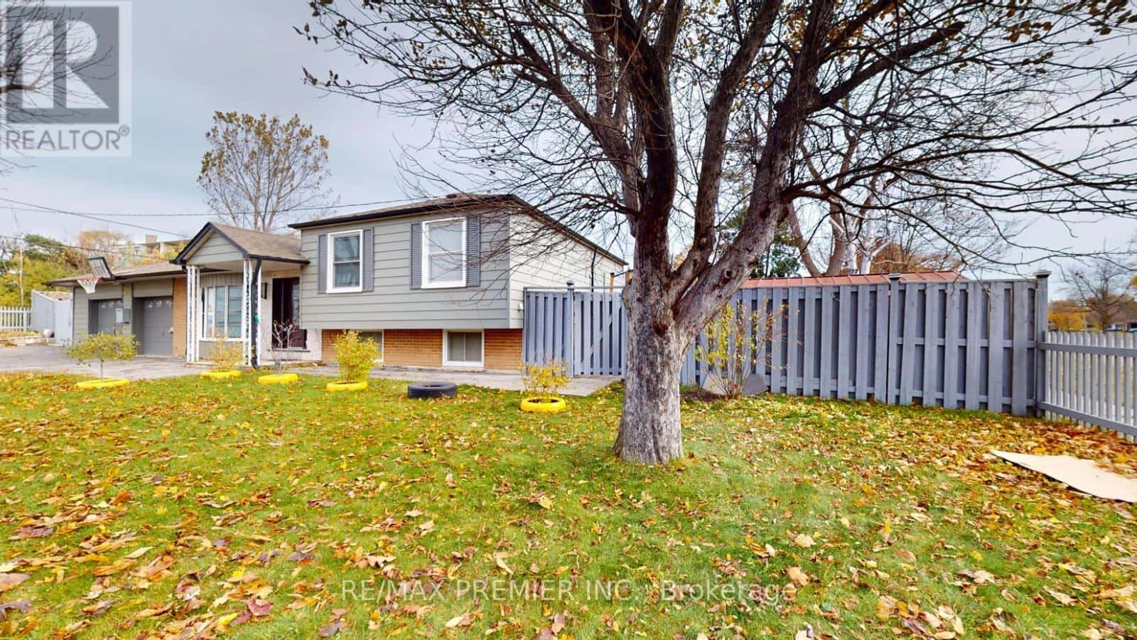 425 BALMORAL DRIVE — Brampton (Avondale), Ontario - Photo 5 of 36