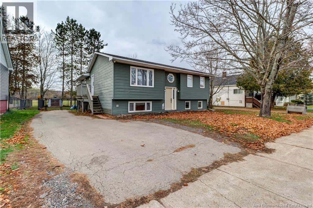 33 Needle Street — Sussex Corner, New Brunswick - Photo 3 of 46