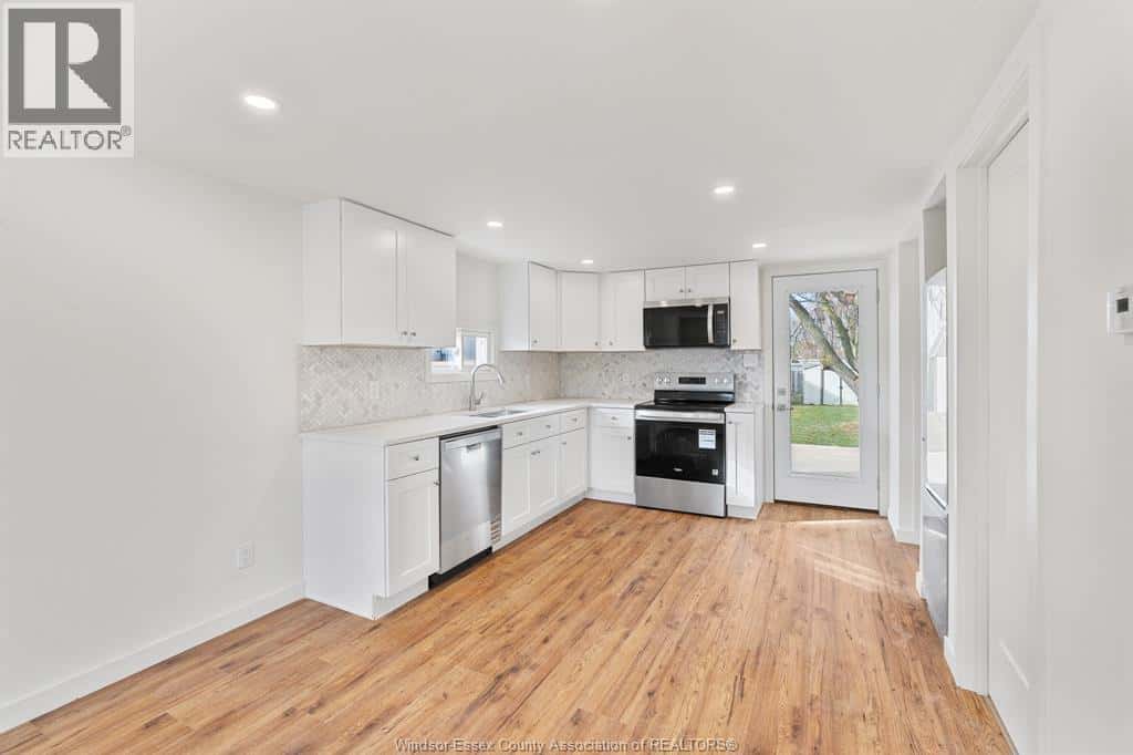 89 Queen STREET North — Tilbury, Ontario - Photo 3 of 22