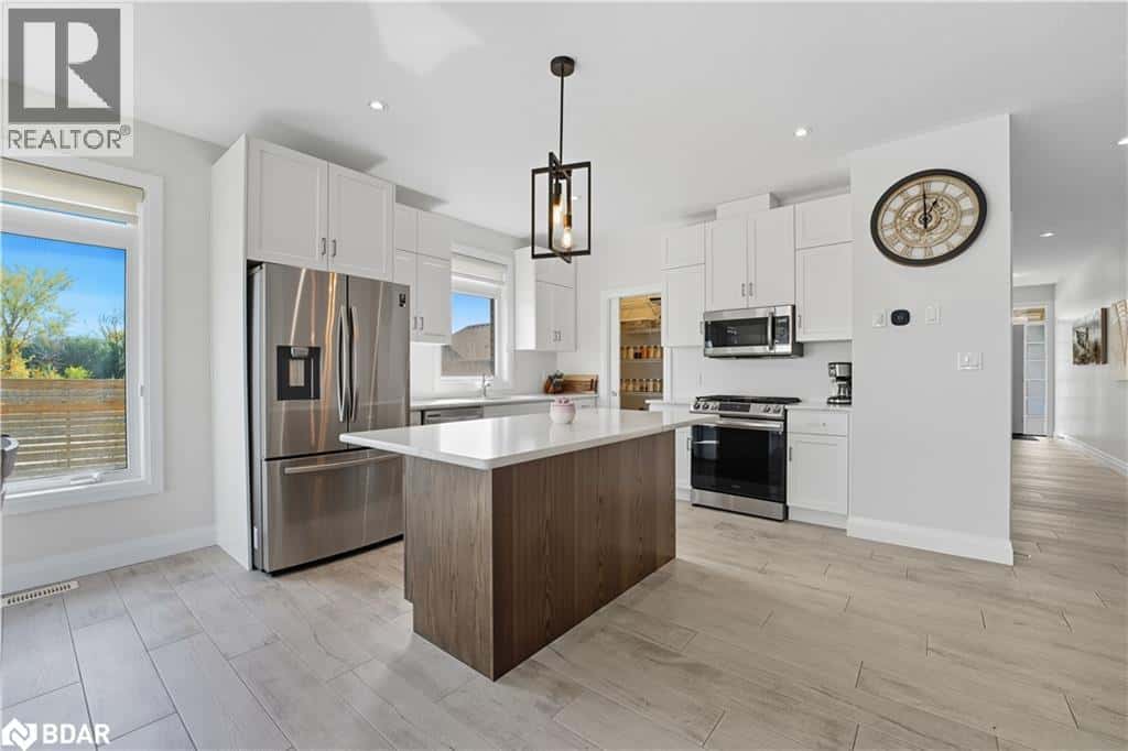 106 CUTTING Drive — Elora, Ontario - Photo 5 of 43