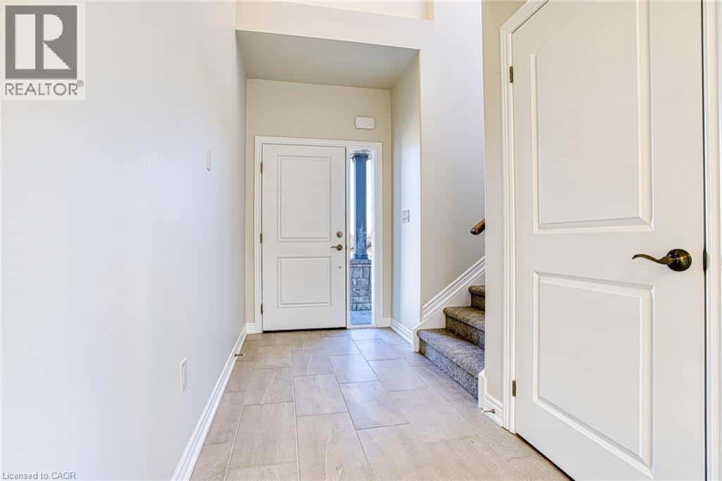 20 ELVIRA Way Unit# Upper — Thorold, Ontario - Photo 3 of 38