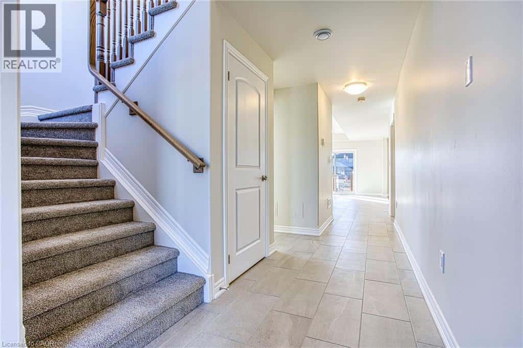 20 ELVIRA Way Unit# Upper — Thorold, Ontario - Photo 4 of 38