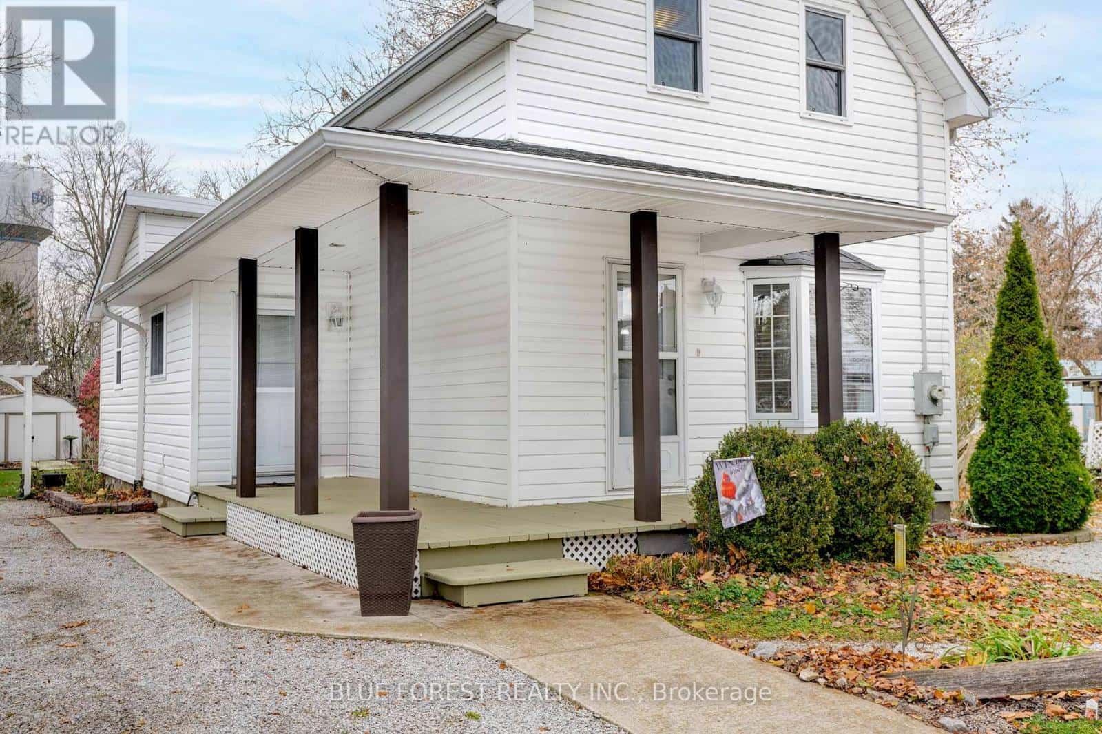 210 JANE STREET — West Elgin (Rodney), Ontario - Photo 4 of 40