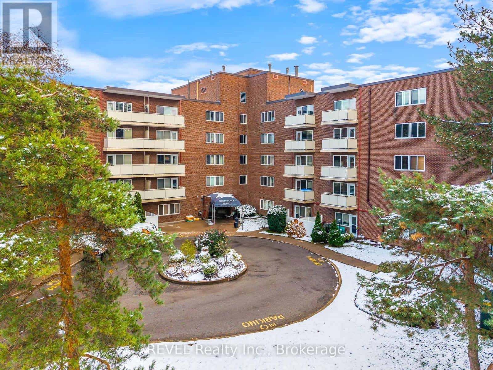 421 - 198 SCOTT STREET — St. Catharines (Fairview), Ontario - Photo 2 of 31