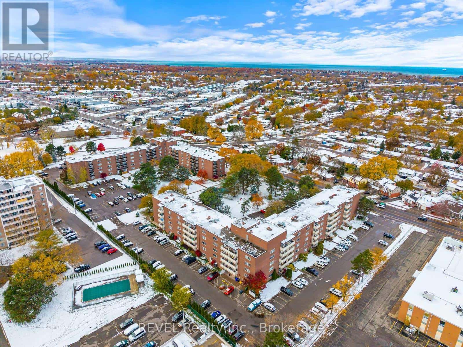 421 - 198 SCOTT STREET — St. Catharines (Fairview), Ontario - Photo 5 of 31