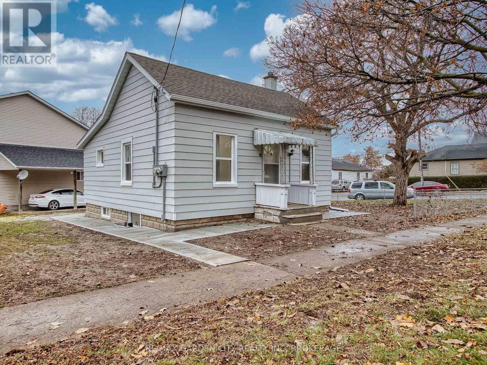 UPPER - 7 MAPLECREST AVENUE — St. Catharines (Burleigh Hill), Ontario - Main photo