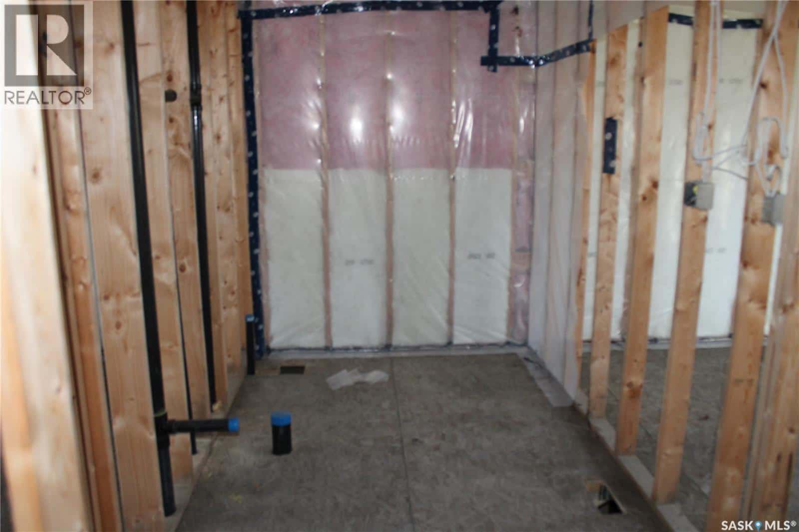 78 1st STREET SW — Wadena, Saskatchewan - Photo 3 of 11