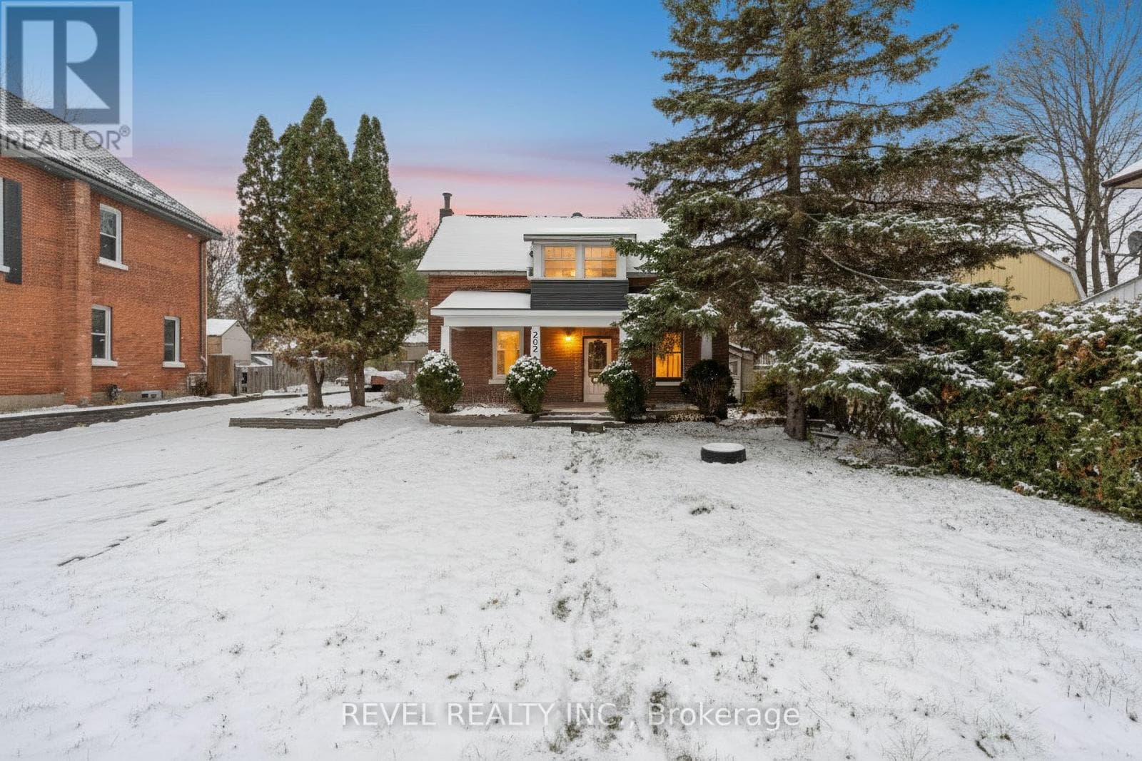 202 BRADFORD STREET — Barrie (Lakeshore), Ontario - Main photo