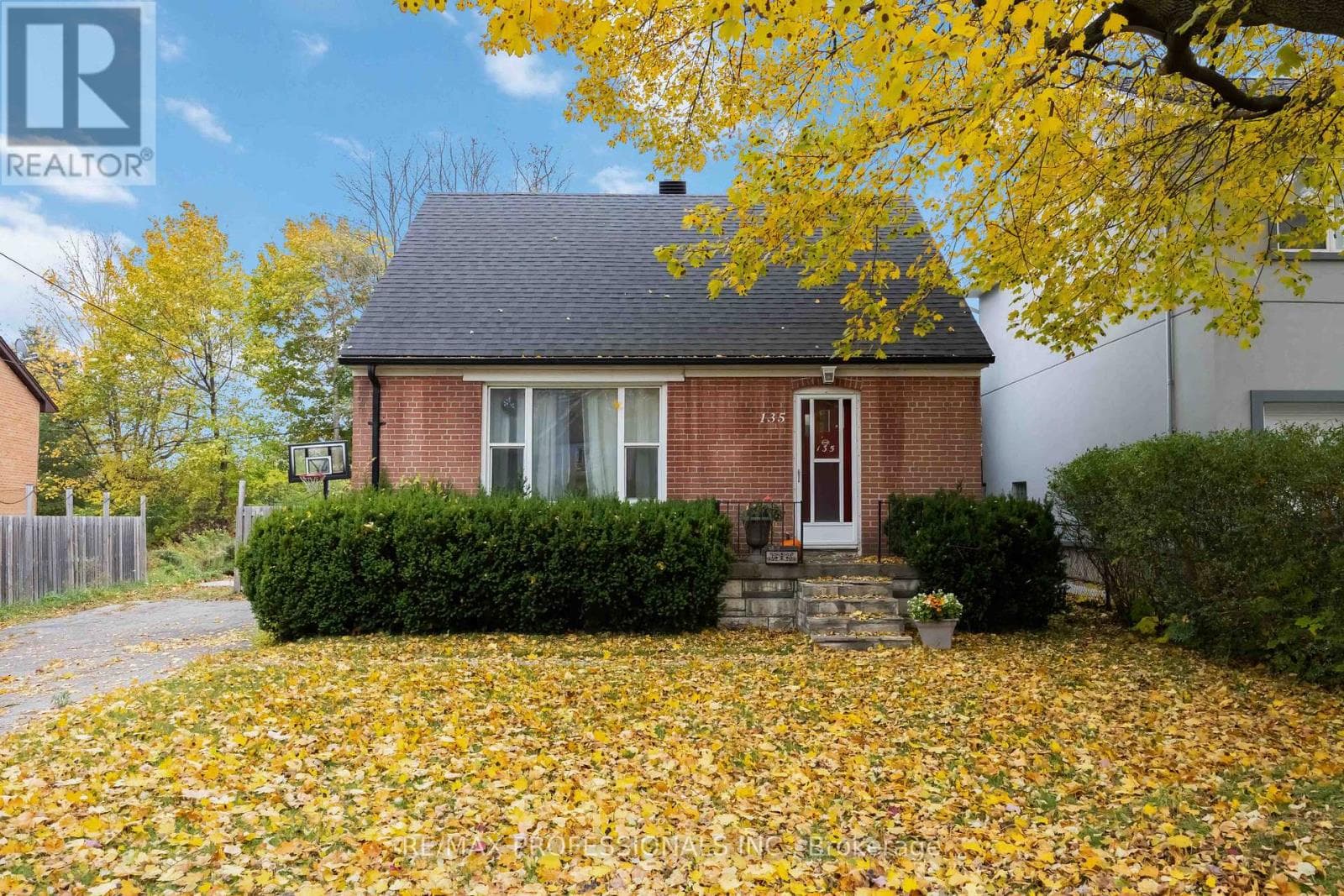 135 ALLENBY AVENUE — Toronto (Elms-Old Rexdale), Ontario - Main photo