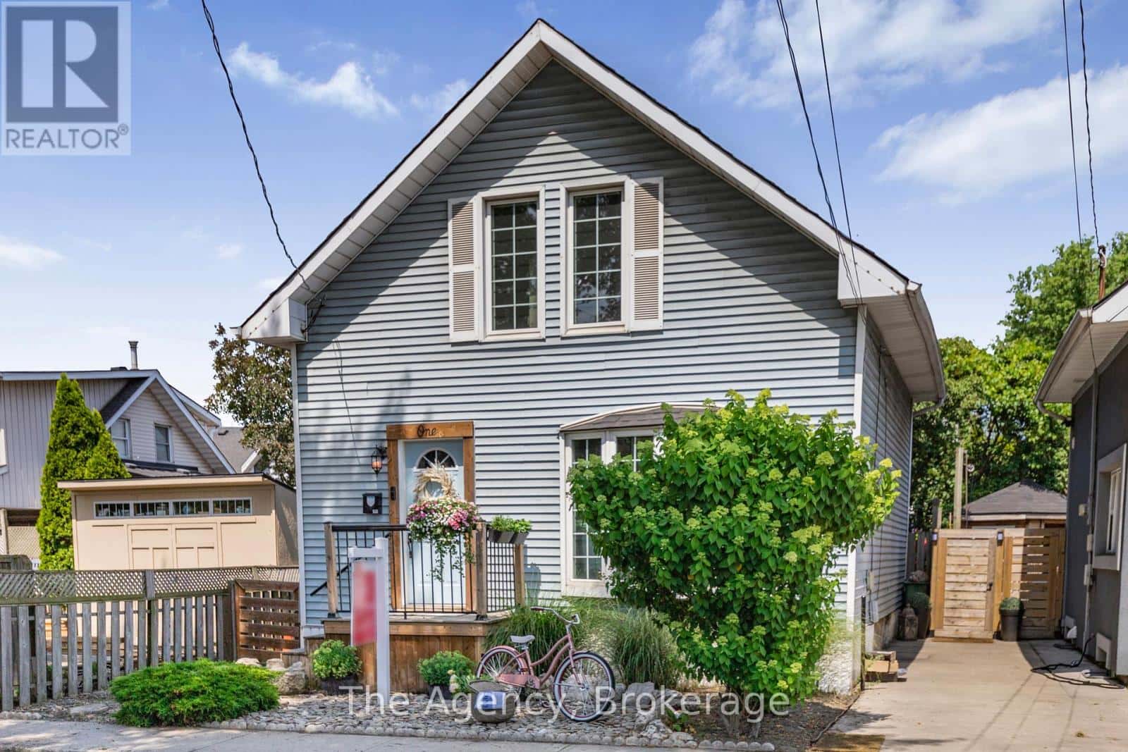 1 MAREVE AVENUE — Hamilton (Hamilton Beach), Ontario - Photo 2 of 45