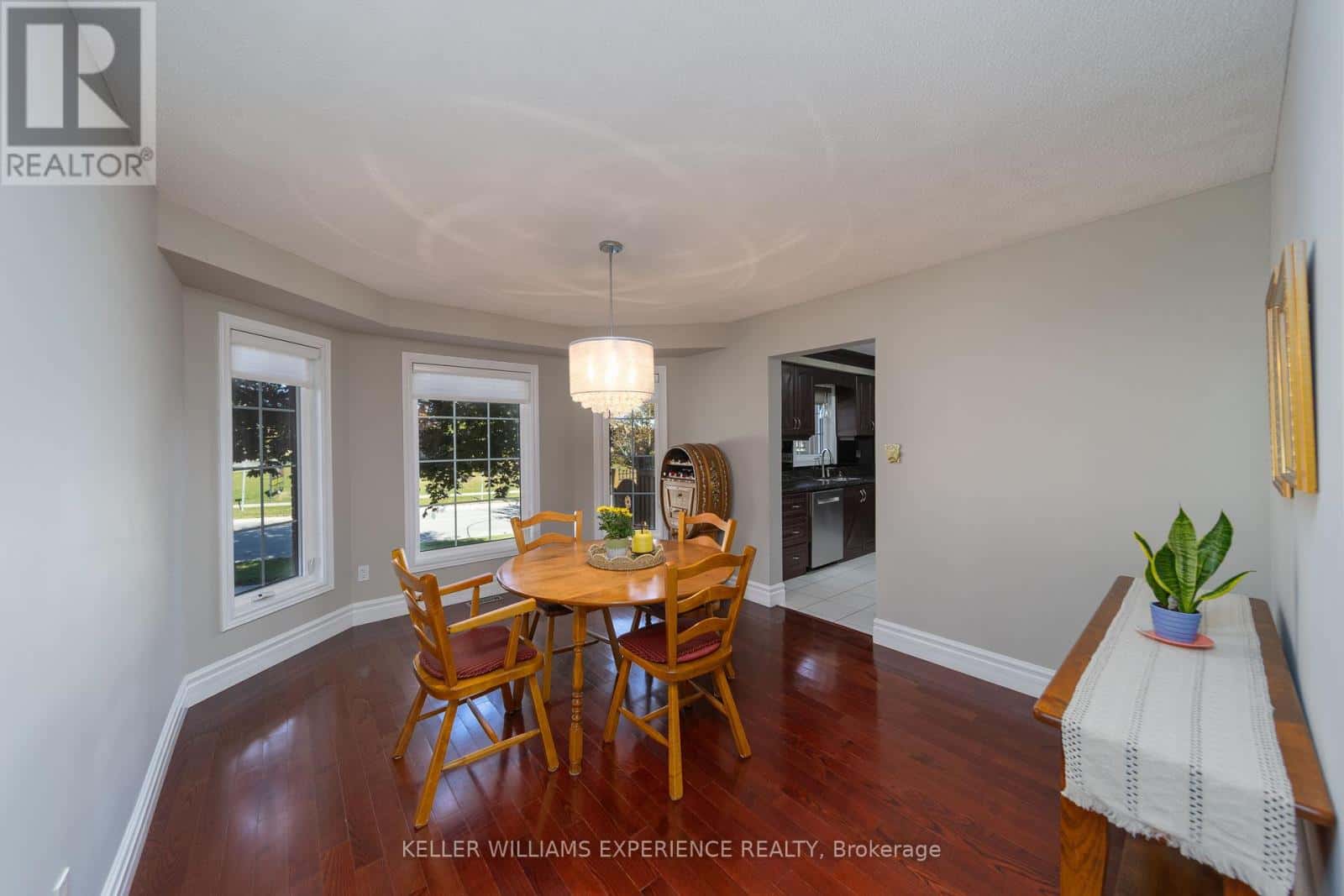 175 HANMER STREET — Barrie (West Bayfield), Ontario - Photo 5 of 47