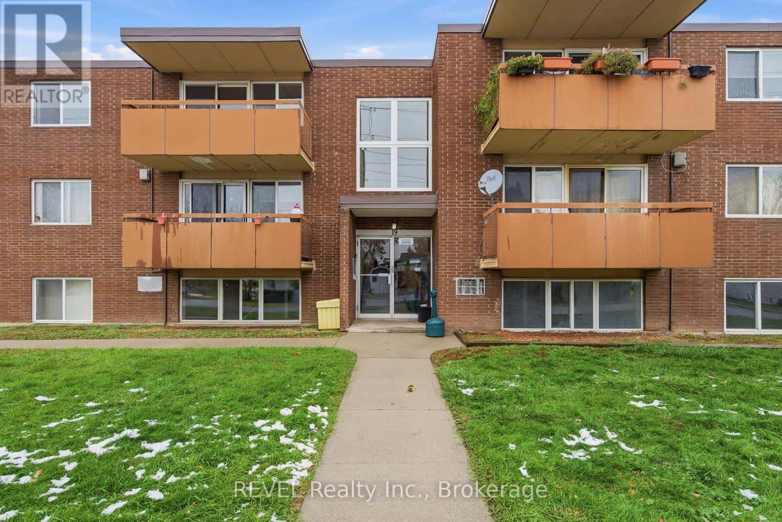 19 Manchester Avenue 301