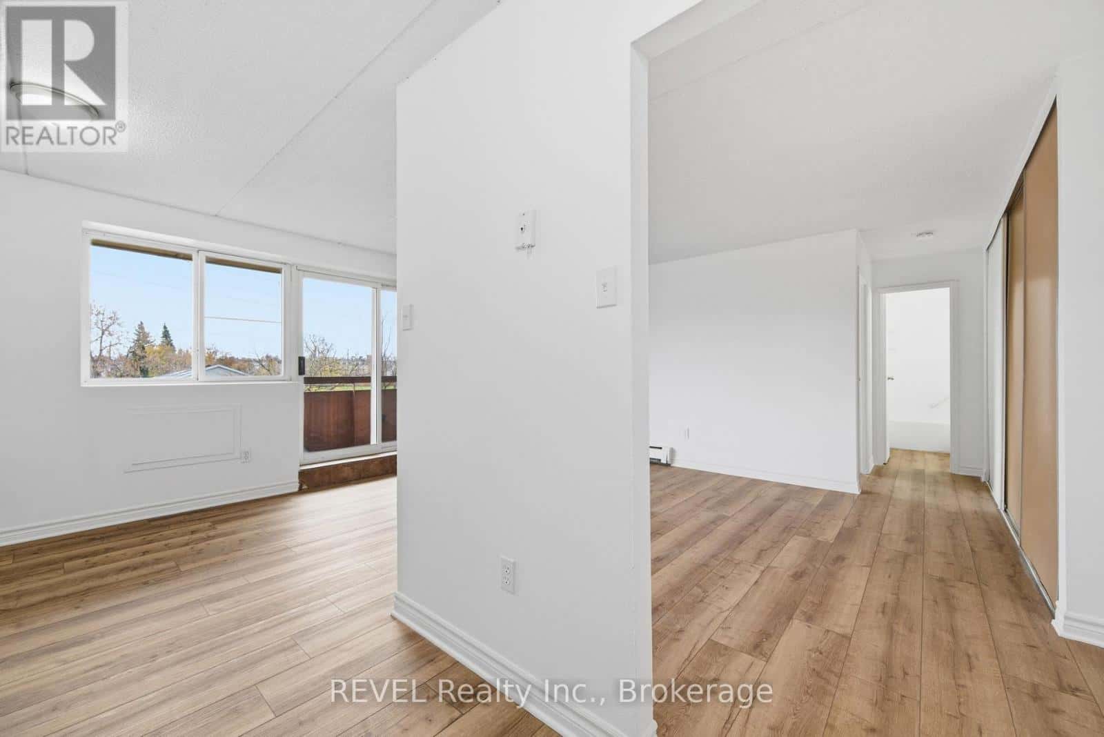 301 - 19 MANCHESTER AVENUE — St. Catharines (Haig), Ontario - Photo 5 of 18