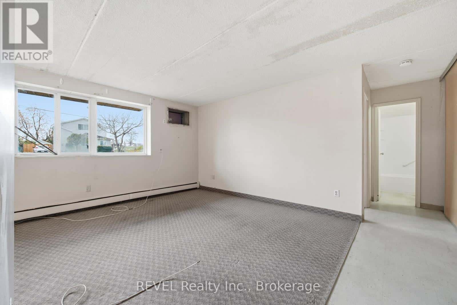 101 - 19 MANCHESTER AVENUE — St. Catharines (Haig), Ontario - Photo 3 of 14