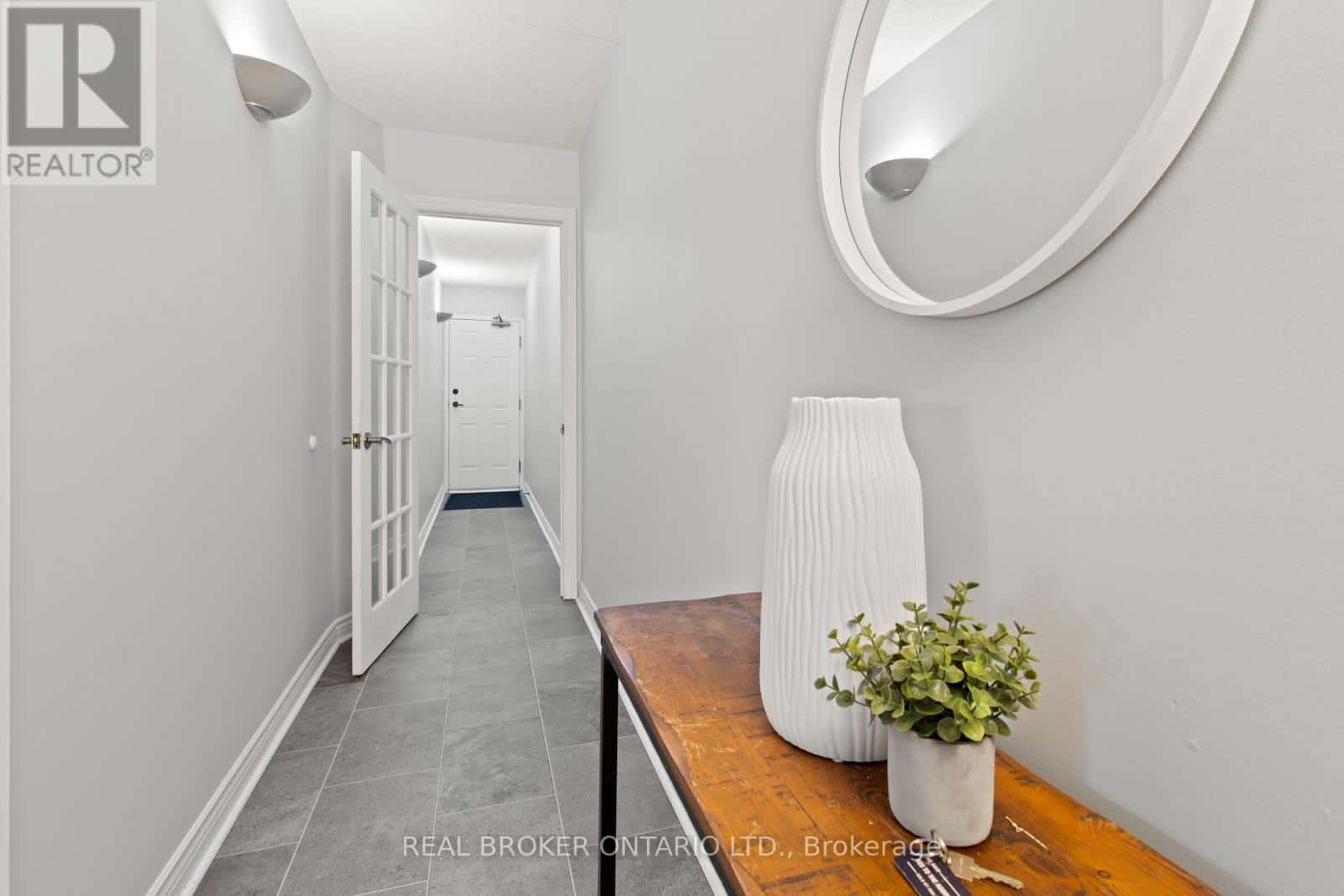 214 - 2010 CLEAVER AVENUE — Burlington (Headon), Ontario - Photo 3 of 23