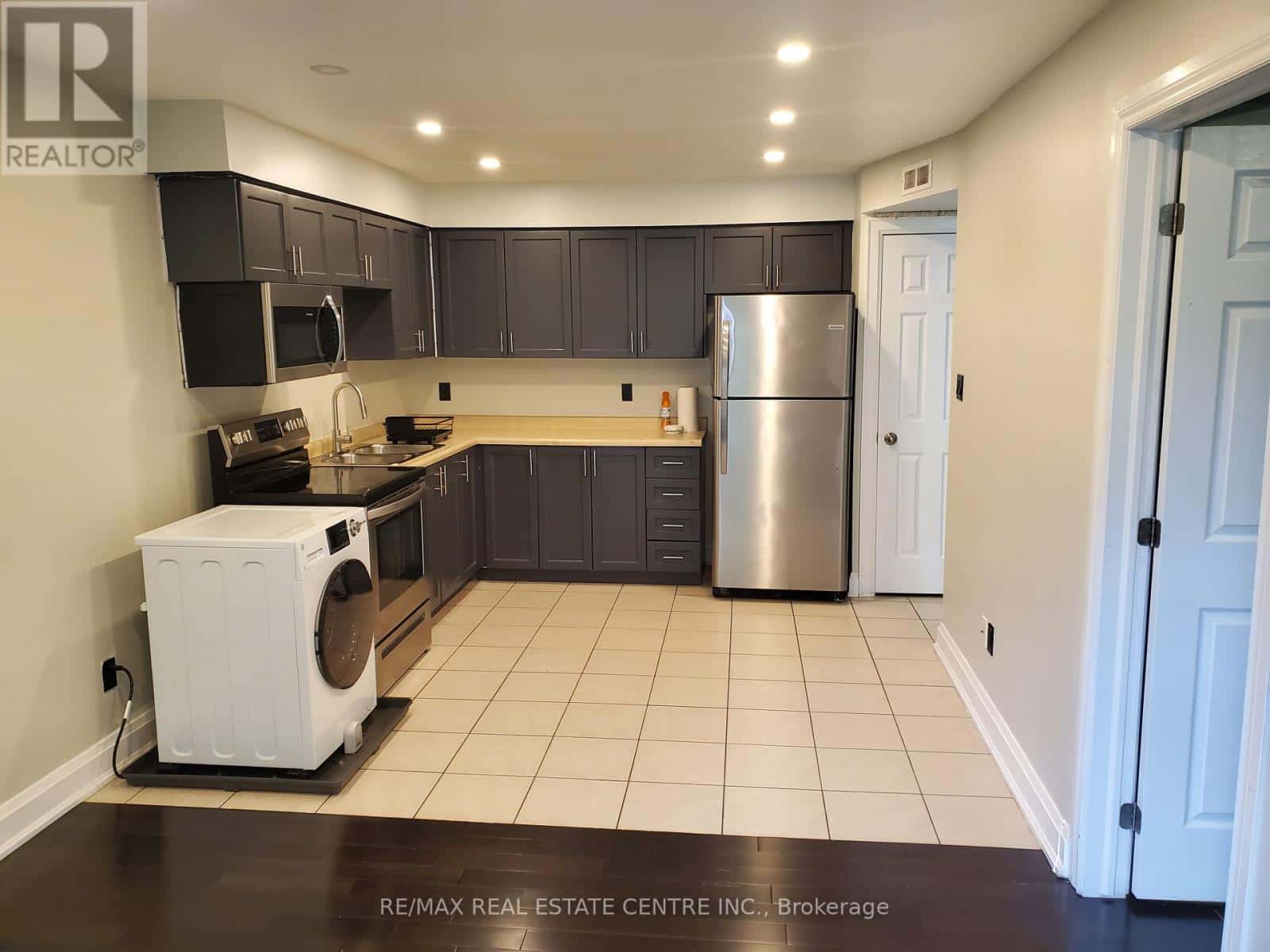 310 - 28 VICTORIA AVENUE — Hamilton (Landsdale), Ontario - Photo 4 of 8