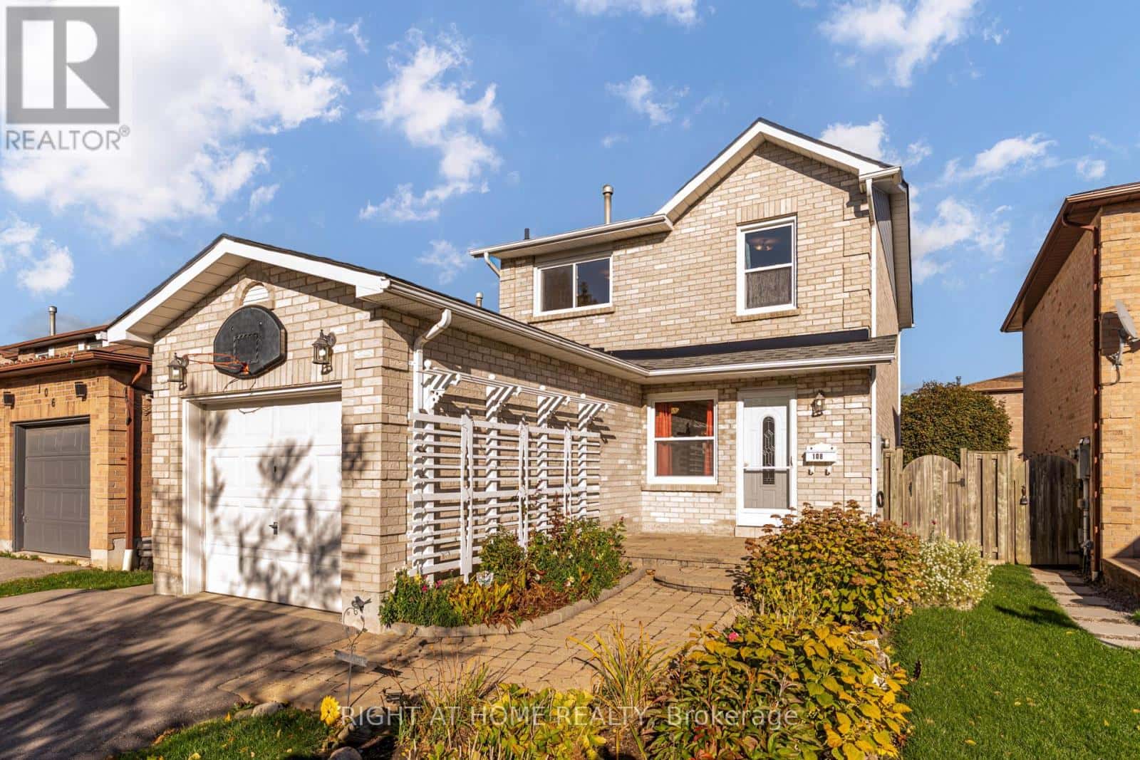 108 ROTHERGLEN ROAD N — Ajax (Central West), Ontario - Photo 2 of 27