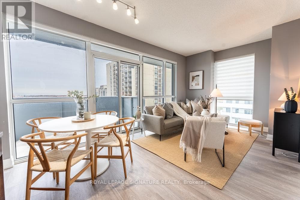 805 - 65 SPEERS ROAD — Oakville (CO Central), Ontario - Main photo