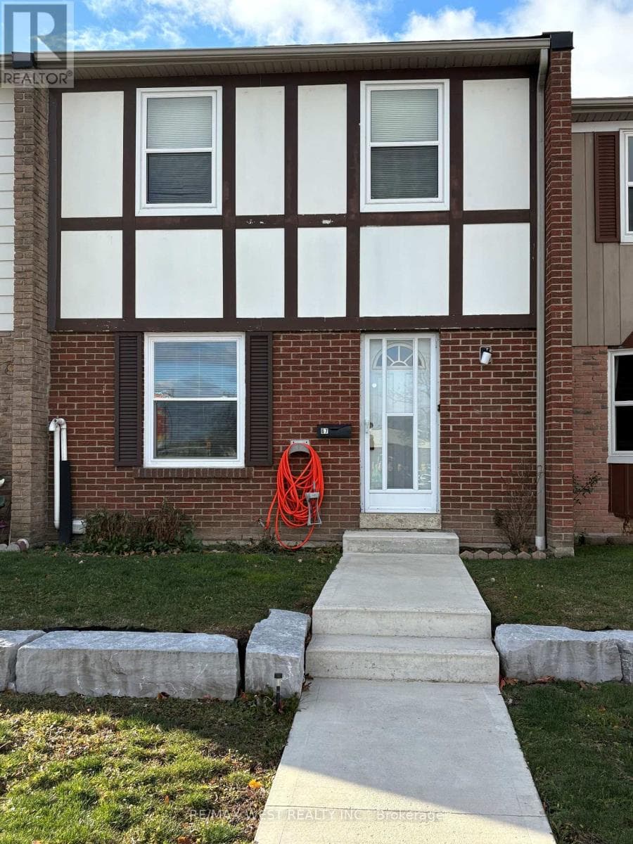 67 - 900 CENTRAL PARK DRIVE — Brampton (Northgate), Ontario - Main photo