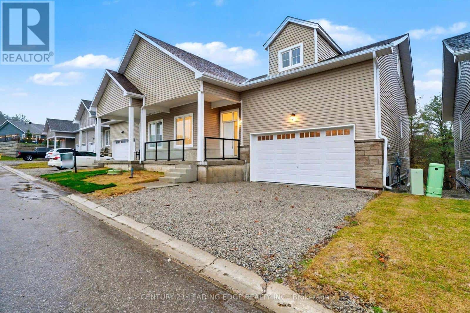 8 TURNBERRY COURT — Bracebridge (Monck (Bracebridge)), Ontario - Photo 2 of 44