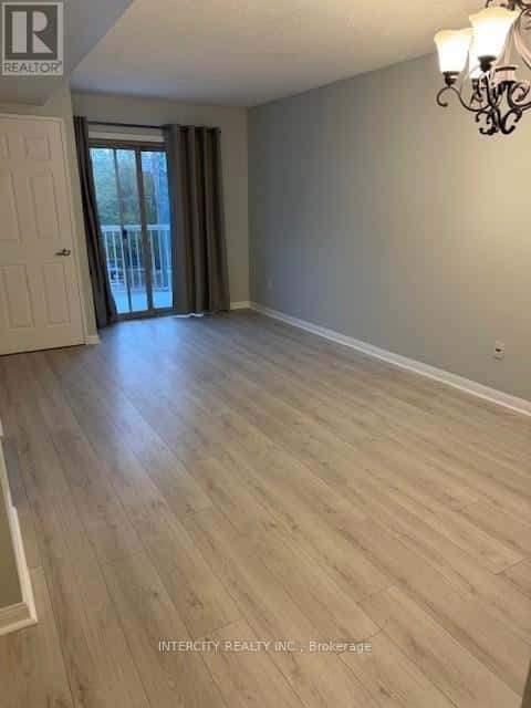 304 - 250 PINE GROVE ROAD — Vaughan (Islington Woods), Ontario - Photo 3 of 9