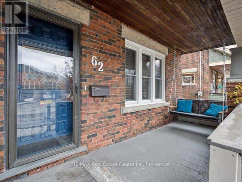 62 DIVISION STREET — Guelph (Exhibition Park), Ontario - Photo 4 of 40