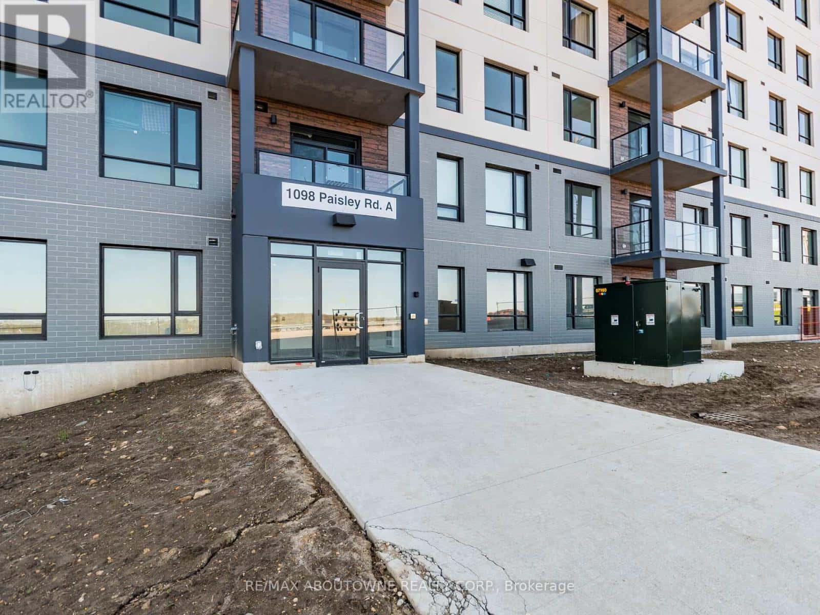 401 - 1098 PAISLEY ROAD — Guelph (Willow West/Sugarbush/West Acres), Ontario - Photo 4 of 32