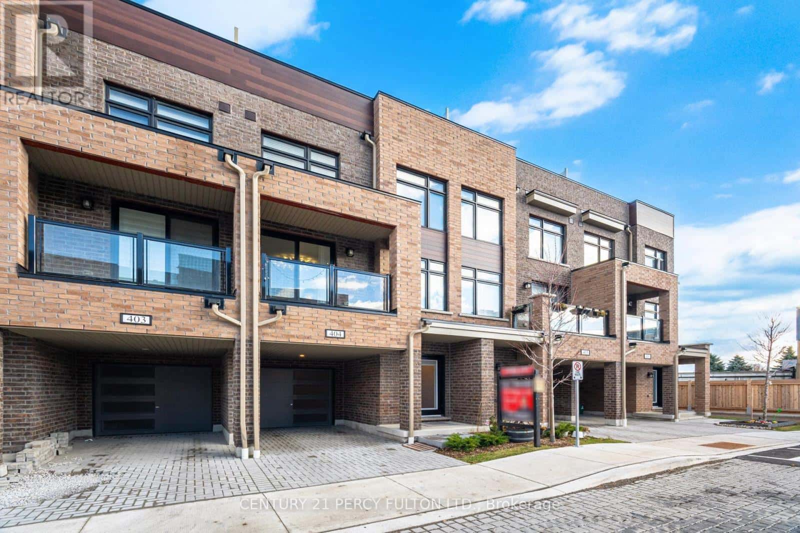 #404 - 1865 PICKERING PARKWAY — Pickering (Village East), Ontario - Photo 3 of 42