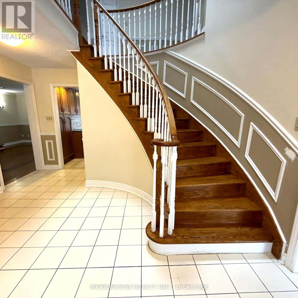 6 WINDING COURT — Toronto (Highland Creek), Ontario - Photo 2 of 25