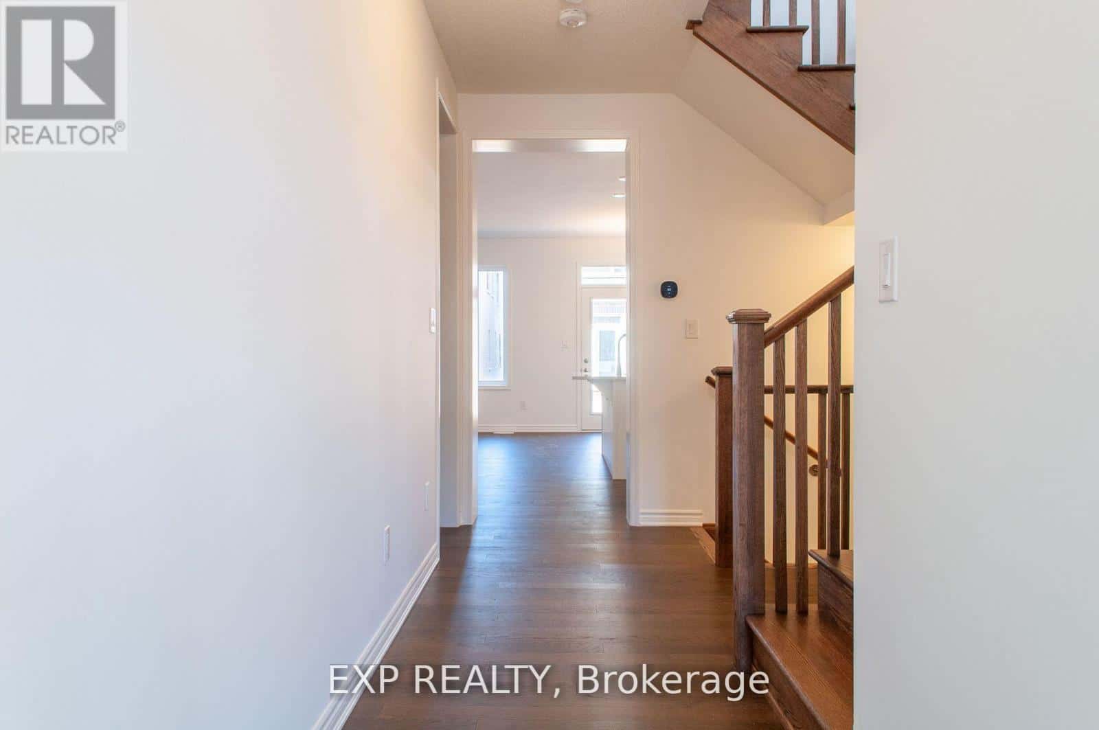 1246 MUSKOKA HEIGHTS — Milton (BW Bowes), Ontario - Photo 2 of 20