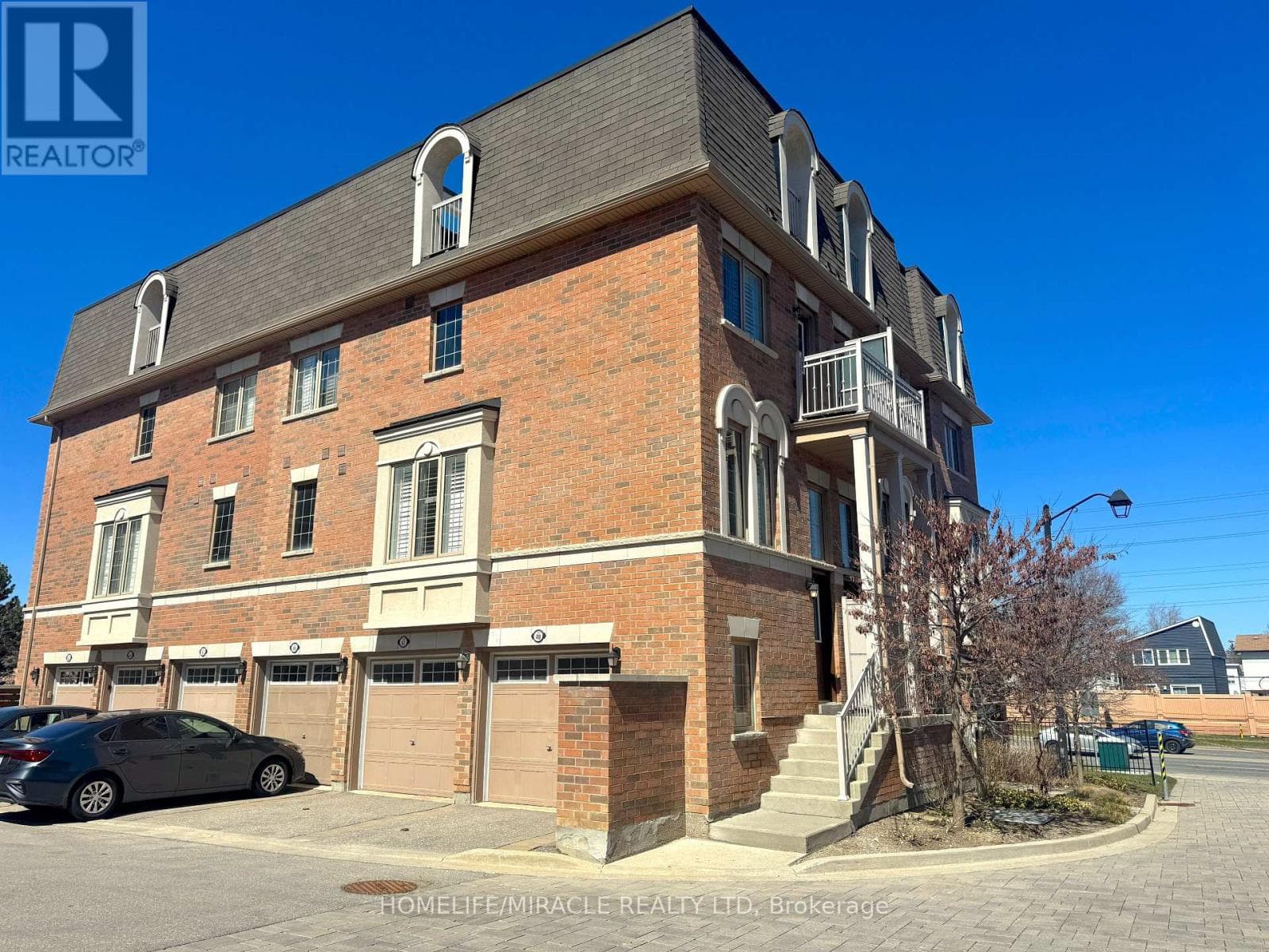 48 - 180 HOWDEN BOULEVARD — Brampton (Westgate), Ontario - Main photo