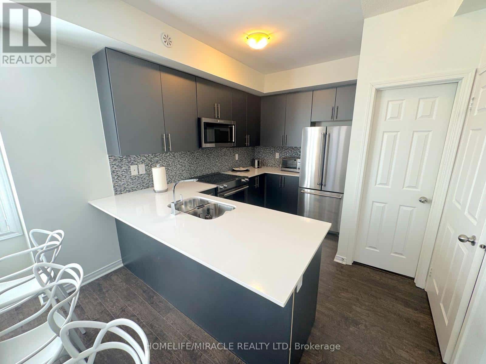 48 - 180 HOWDEN BOULEVARD — Brampton (Westgate), Ontario - Photo 4 of 25