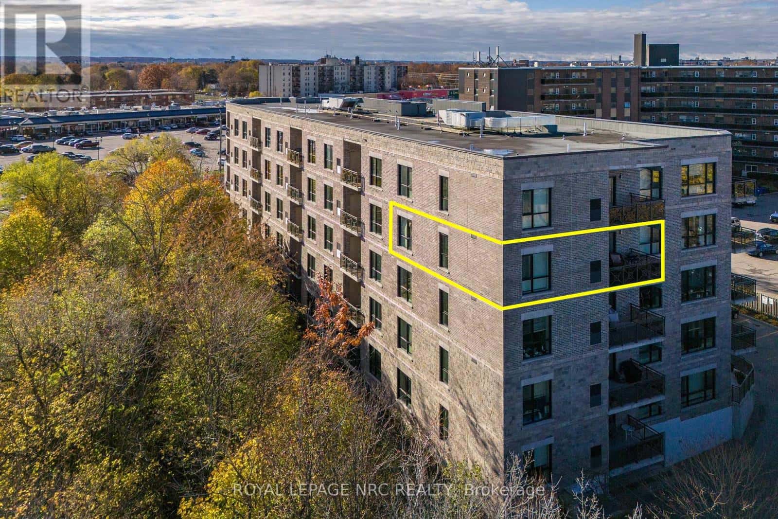 379 Scott Street 401