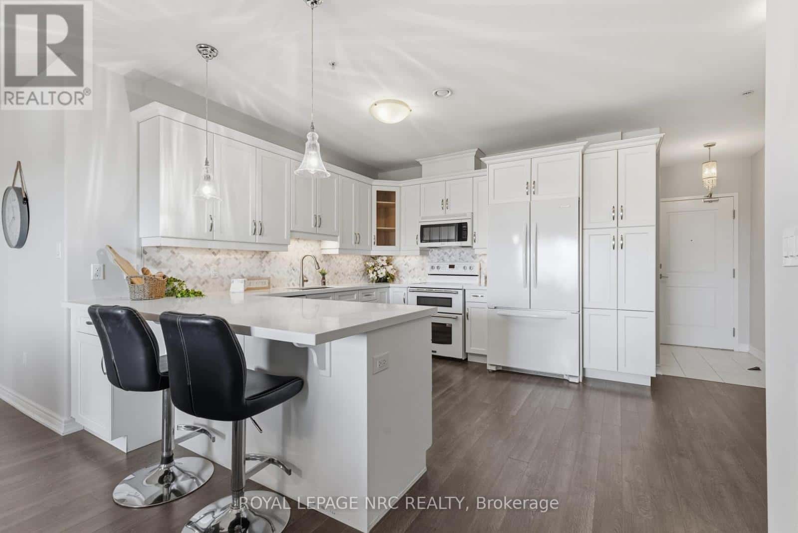 401 - 379 SCOTT STREET — St. Catharines (Vine/Linwell), Ontario - Photo 5 of 27