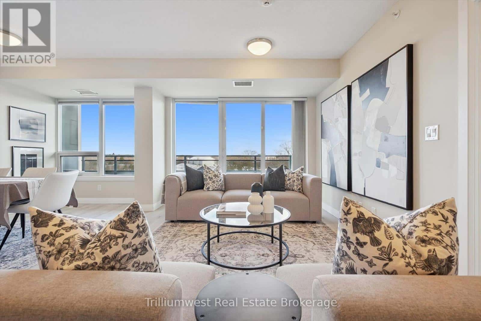 612 - 53 ARTHUR STREET S — Guelph (St. Patrick's Ward), Ontario - Photo 2 of 35