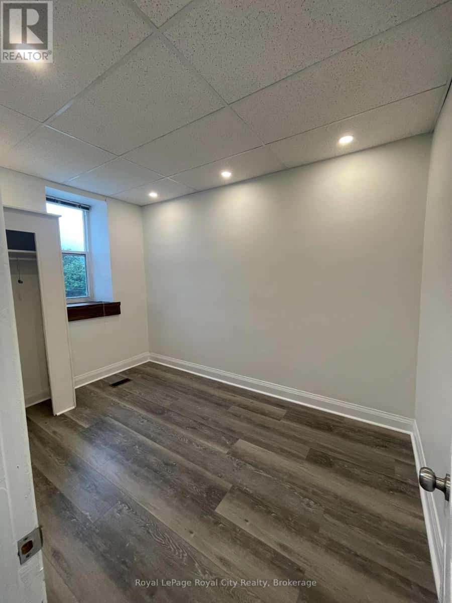 6 - 21 GORDON STREET — Guelph (Downtown), Ontario - Photo 5 of 9