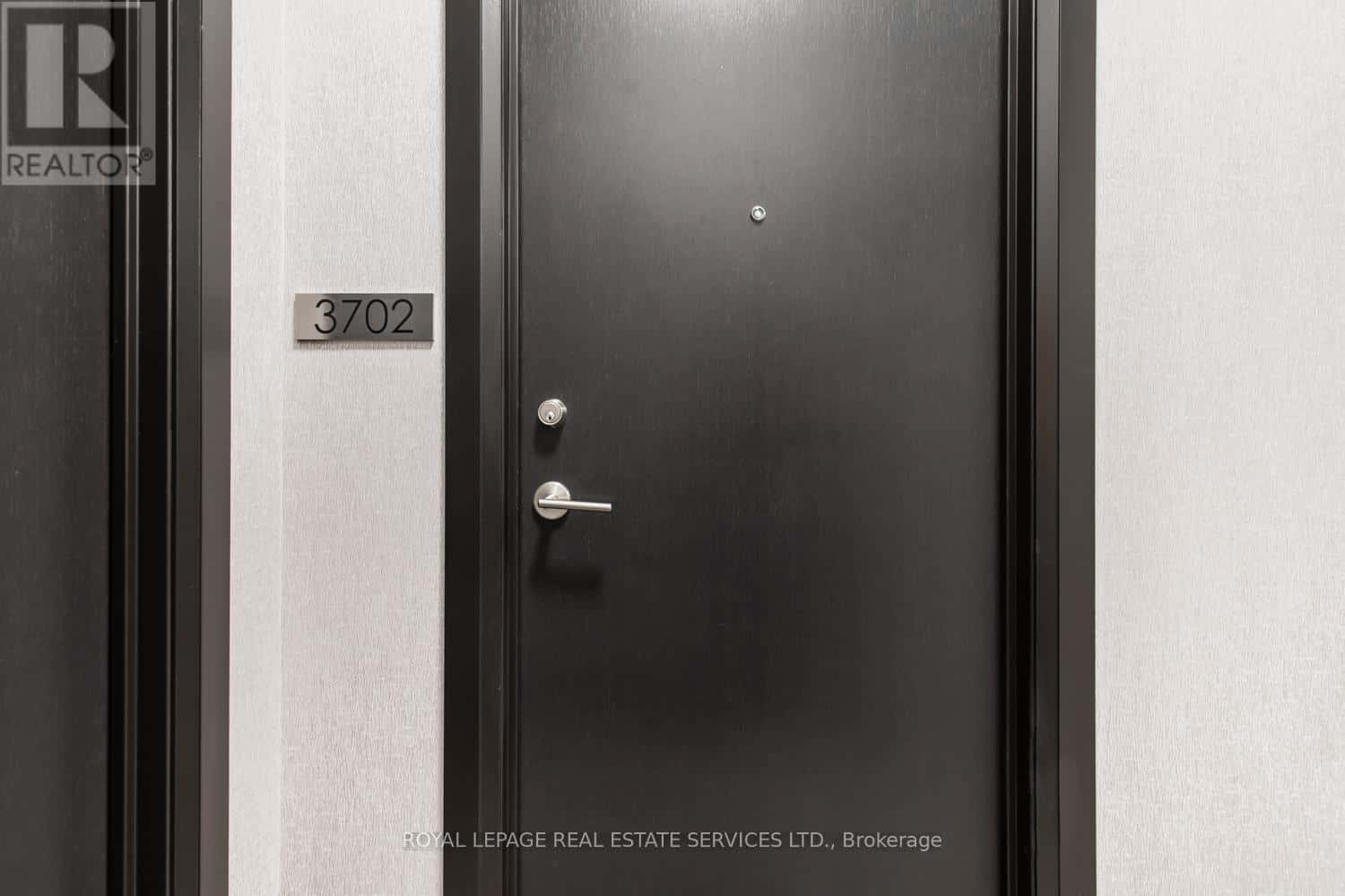 3702 - 3504 HURONTARIO STREET — Mississauga (Fairview), Ontario - Photo 3 of 39