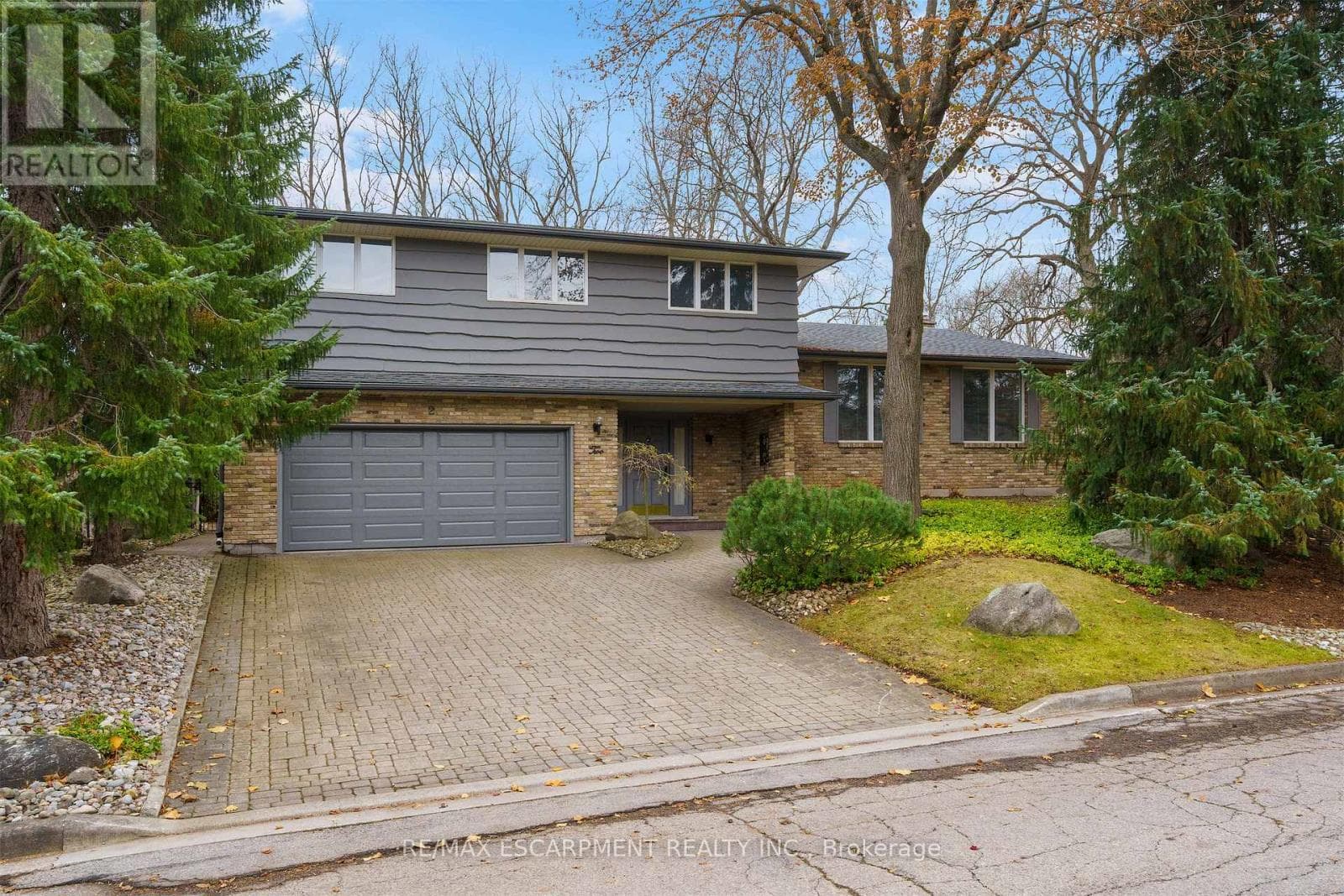 2 WALNUT GROVE — Hamilton (Dundas), Ontario - Main photo