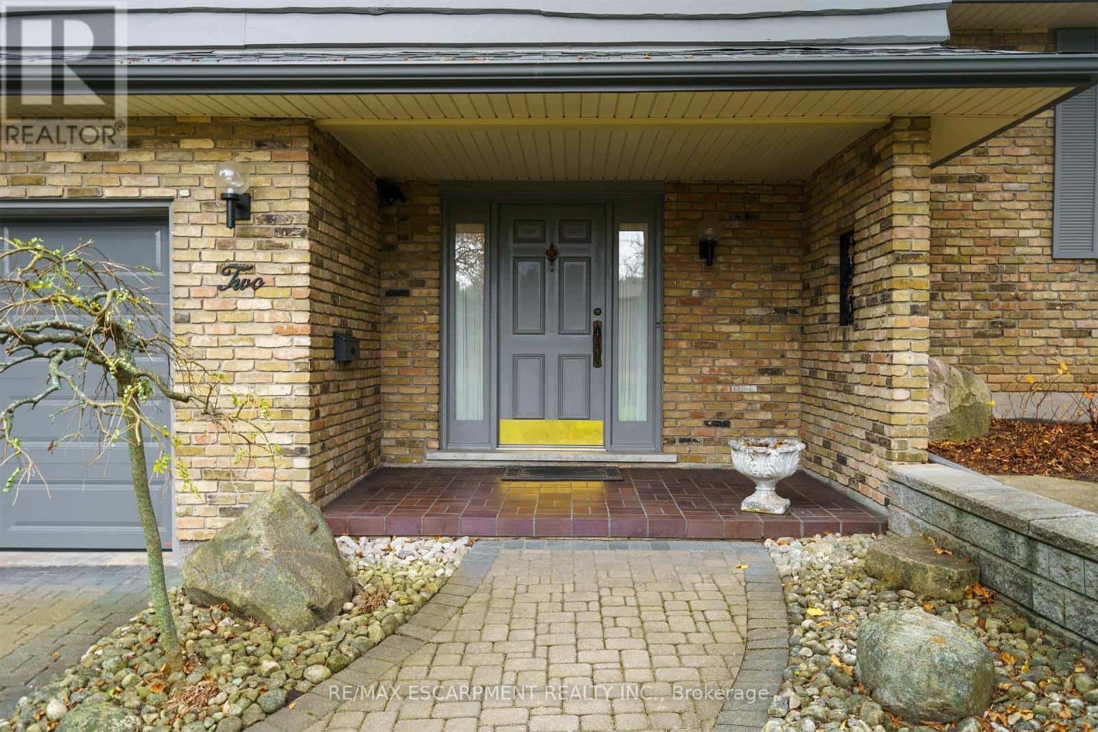 2 WALNUT GROVE — Hamilton (Dundas), Ontario - Photo 4 of 50