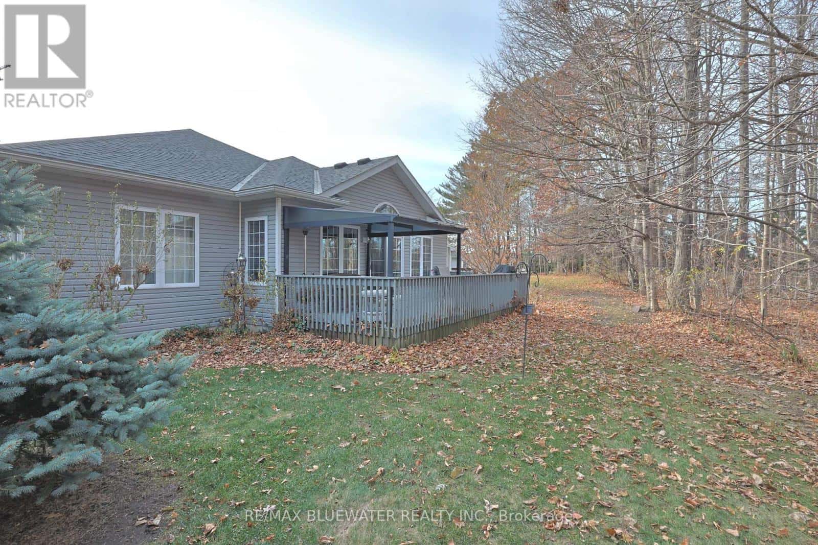 363 SHANNON BOULEVARD — South Huron (Stephen), Ontario - Photo 3 of 42