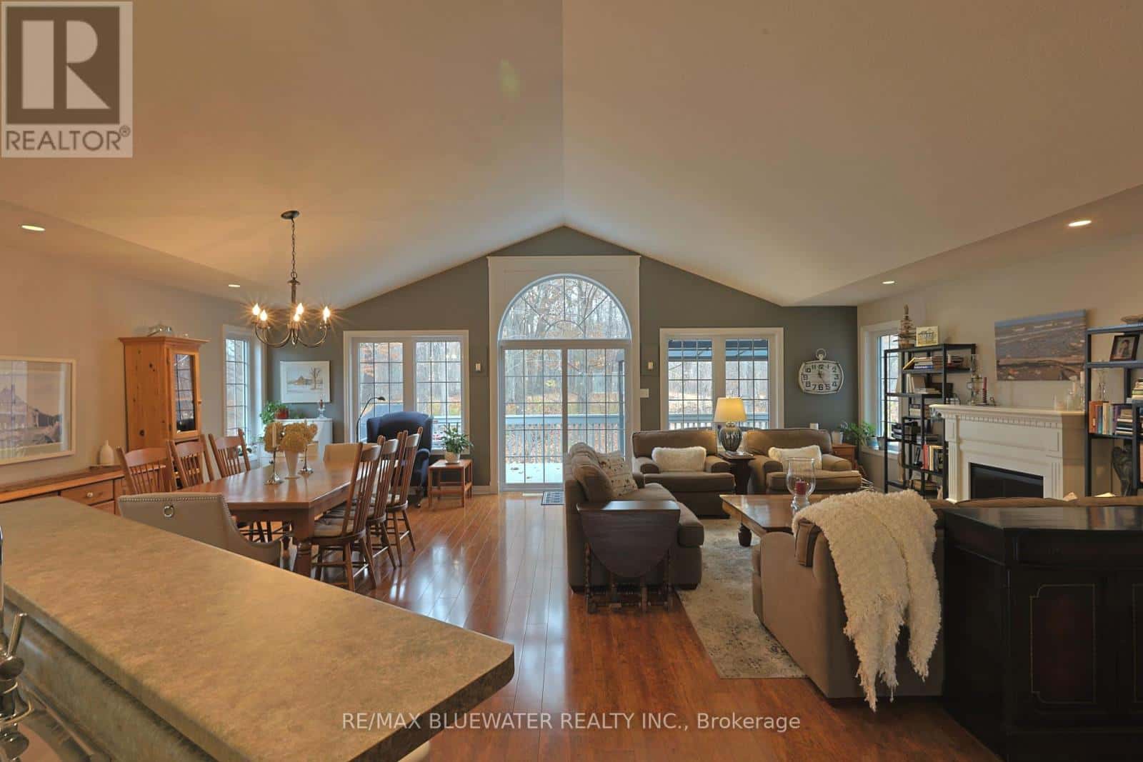 363 SHANNON BOULEVARD — South Huron (Stephen), Ontario - Photo 4 of 42