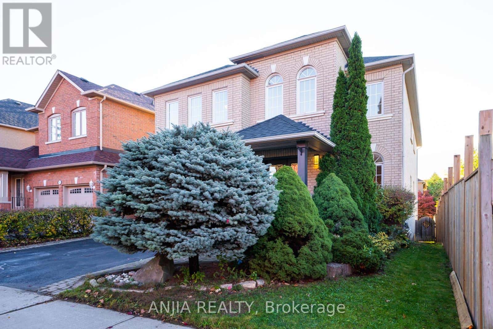 54 ROUGE BANK DRIVE — Markham (Legacy), Ontario - Photo 2 of 50