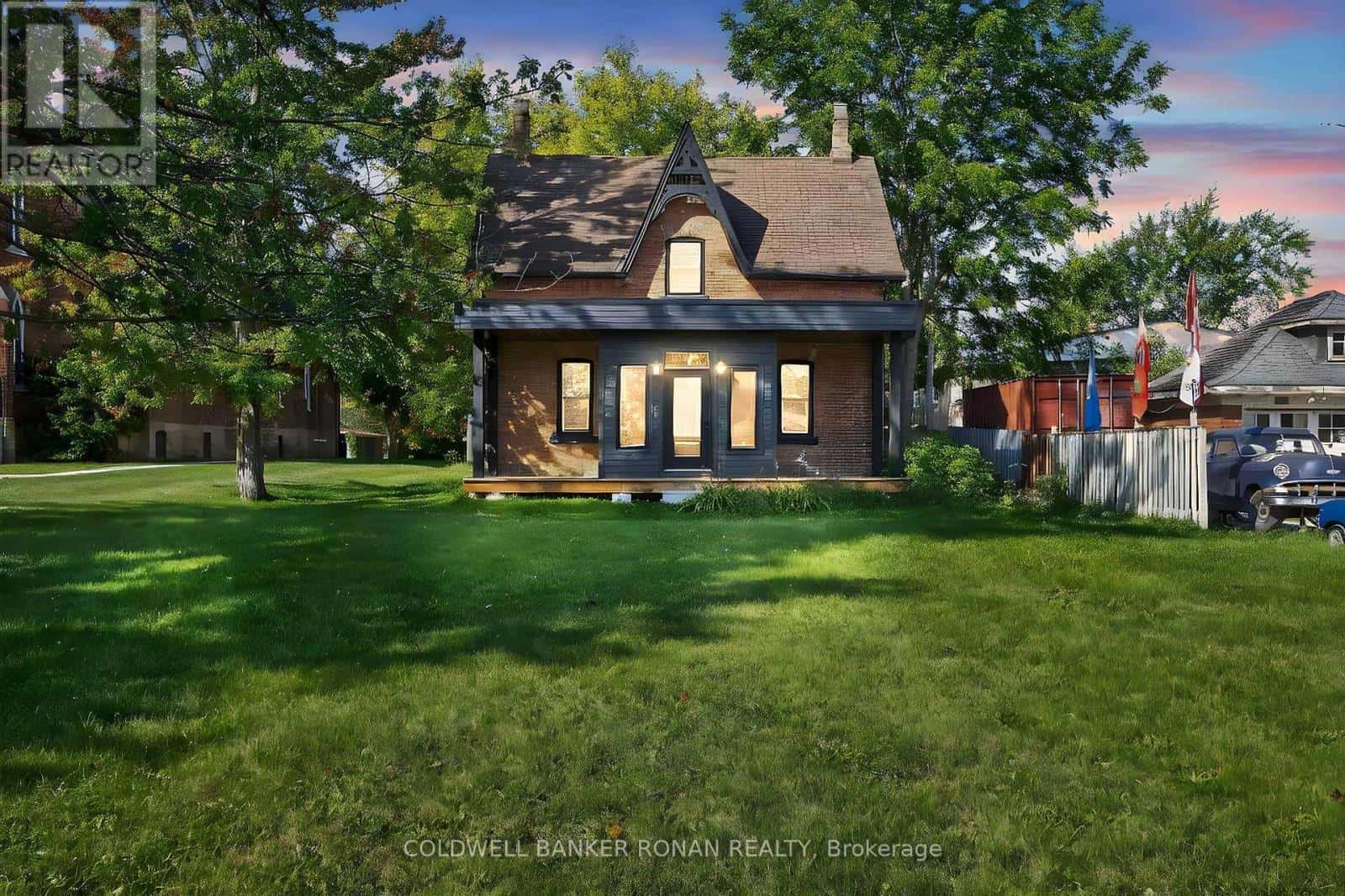 76 QUEEN STREET N — New Tecumseth (Tottenham), Ontario - Photo 2 of 50