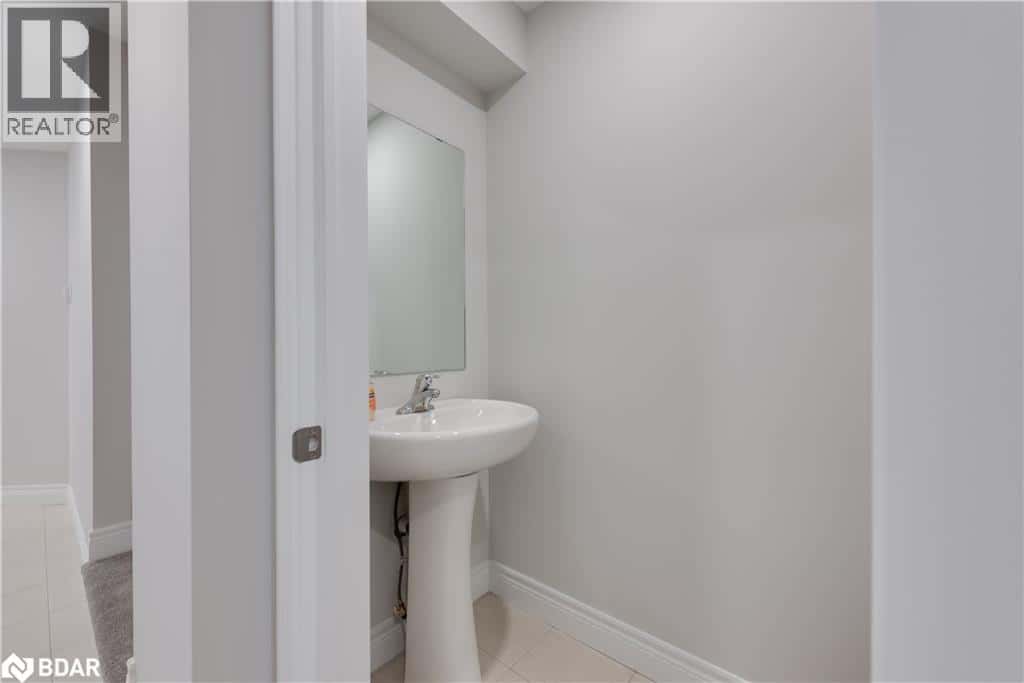 22 MCCONNELL Crescent — Bracebridge, Ontario - Photo 4 of 39